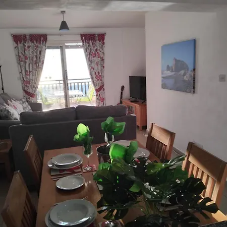 22c Christina Hilltop * Πέγεια