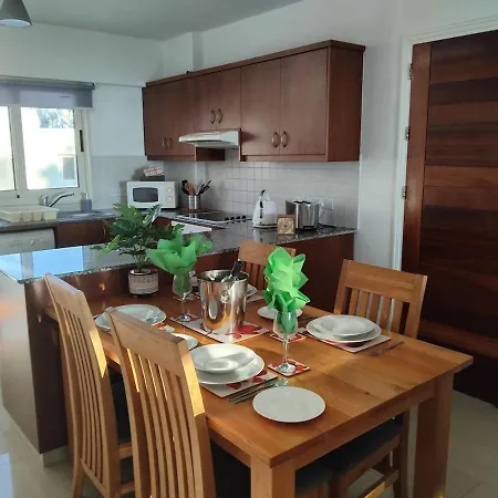 22c Christina Hilltop Apartamento *