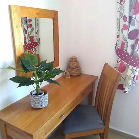 22c Christina Hilltop *