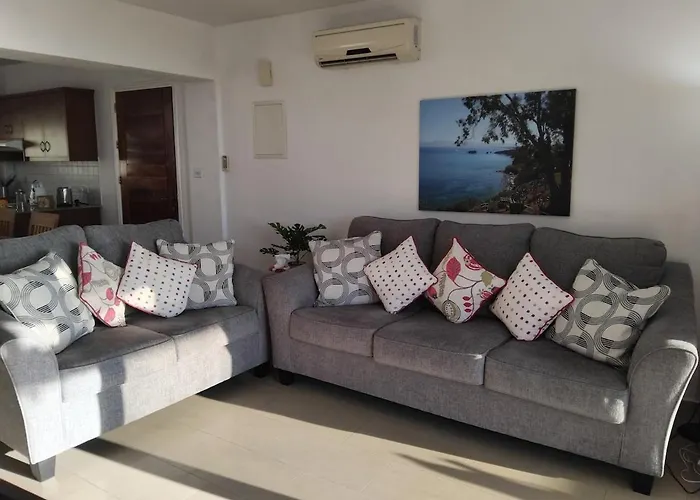 22c Christina Hilltop Apartman