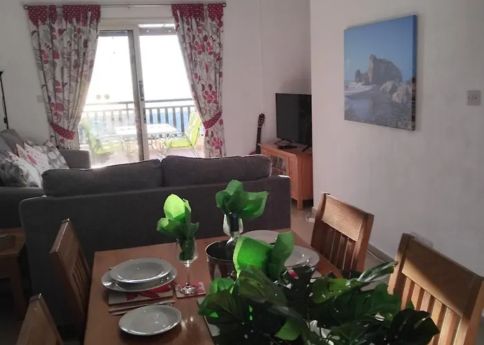 22c Christina Hilltop * Péjia